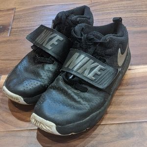Boys Nike black tennis shoes, 2y